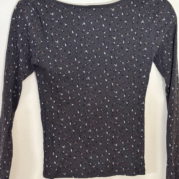 Old Navy Long Sleeve Floral Ribbed Top - Picture 2 of 6